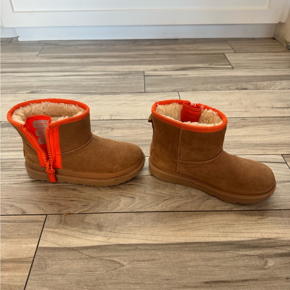UGG Kids Boots in Brown and Orange